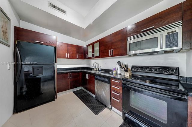 3250 Grand Ave 303, Miami, FL 33133