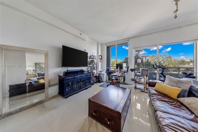 3250 Grand Ave 303, Miami, FL 33133