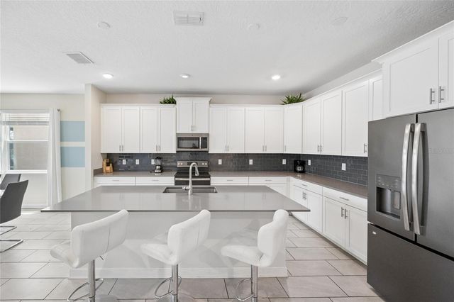 8933 CABOT CLIFFS DRIVE, Davenport, FL 33896