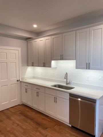 3 Alton 2, Brookline, MA 02446