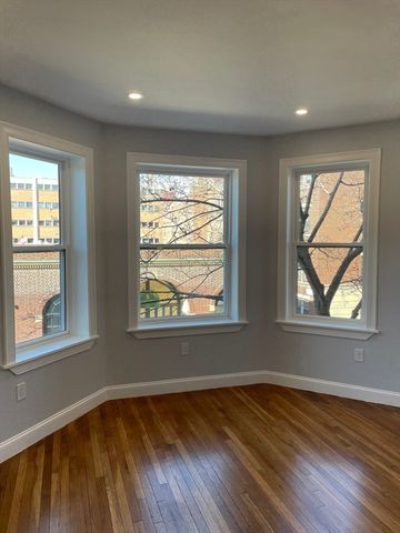 3 Alton 2, Brookline, MA 02446