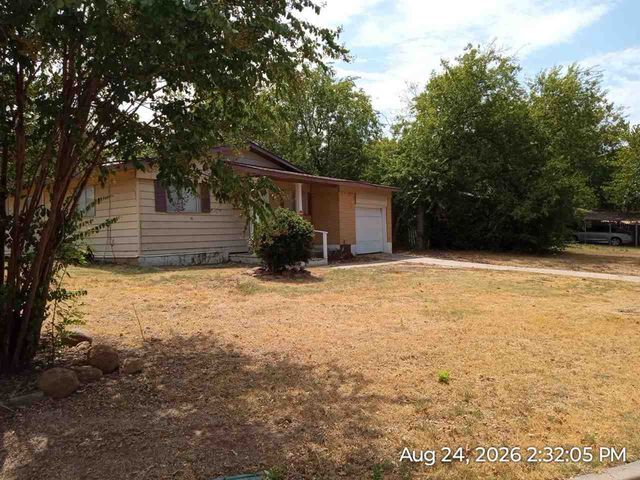 2316 NW Woodridge Dr, Lawton, OK 73507