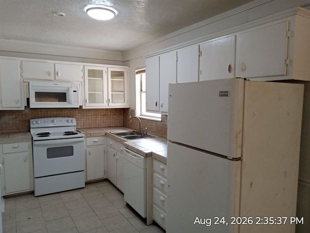 2316 NW Woodridge Dr, Lawton, OK 73507