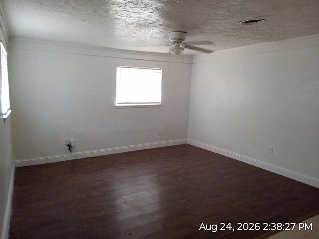 2316 NW Woodridge Dr, Lawton, OK 73507