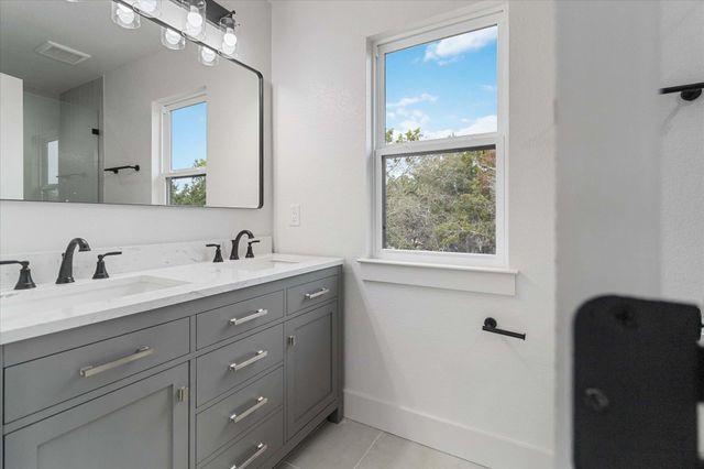 114 SHADY BLUFF DR, Wimberley, TX 78676