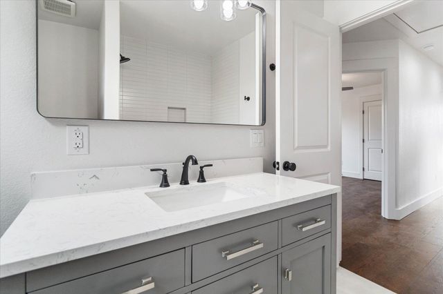 114 SHADY BLUFF DR, Wimberley, TX 78676