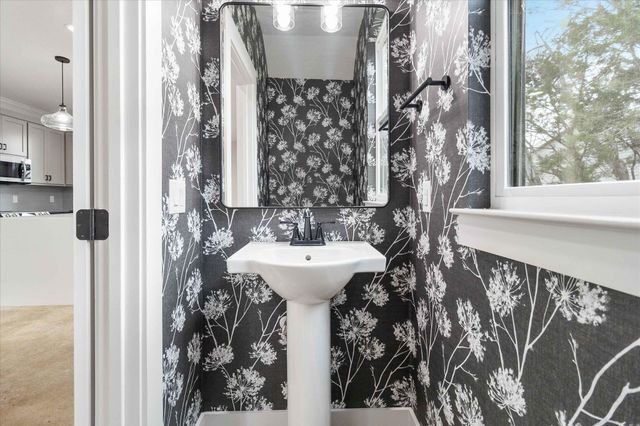 114 SHADY BLUFF DR, Wimberley, TX 78676