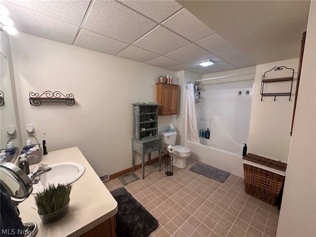220 Cranberry Court, Warren, OH 44483