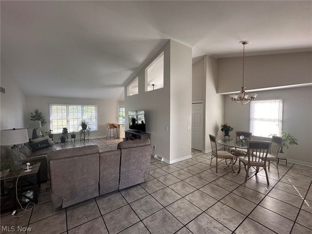 220 Cranberry Court, Warren, OH 44483