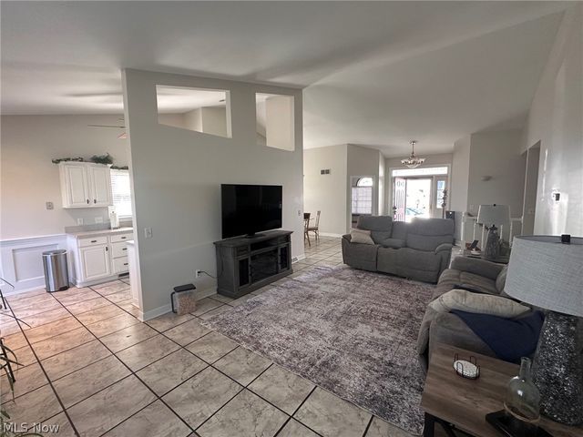 220 Cranberry Court, Warren, OH 44483