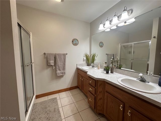 220 Cranberry Court, Warren, OH 44483