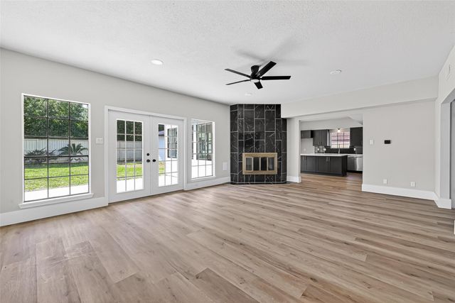 3138 Country Club Boulevard, Stafford, TX 77477