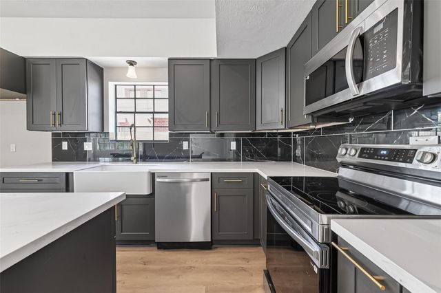 3138 Country Club Boulevard, Stafford, TX 77477