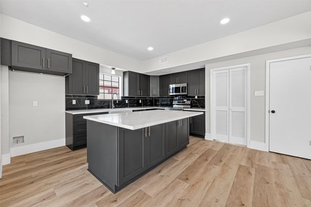 3138 Country Club Boulevard, Stafford, TX 77477