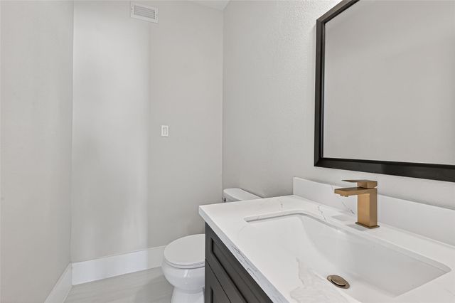 3138 Country Club Boulevard, Stafford, TX 77477