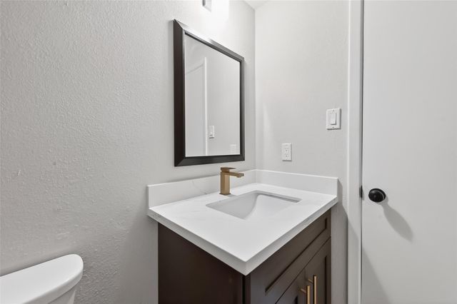 3138 Country Club Boulevard, Stafford, TX 77477