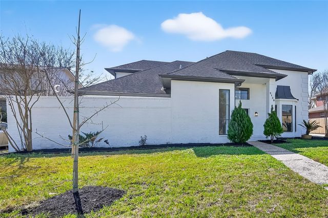 3138 Country Club Boulevard, Stafford, TX 77477