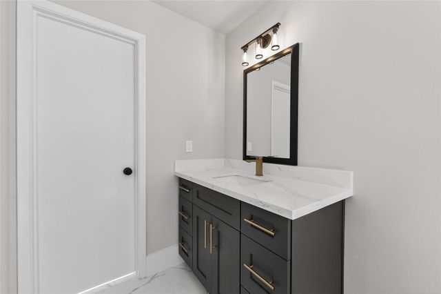 3138 Country Club Boulevard, Stafford, TX 77477