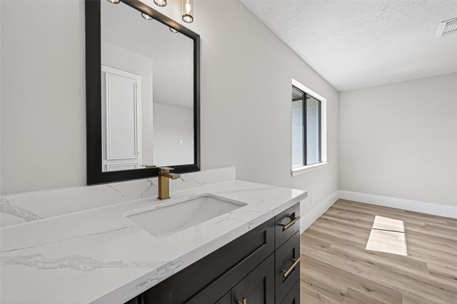 3138 Country Club Boulevard, Stafford, TX 77477