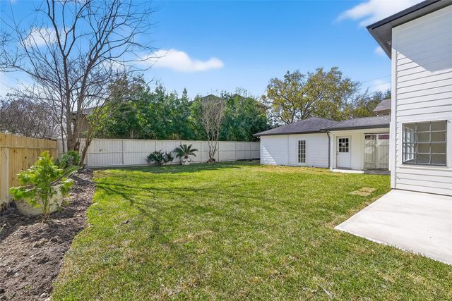 3138 Country Club Boulevard, Stafford, TX 77477