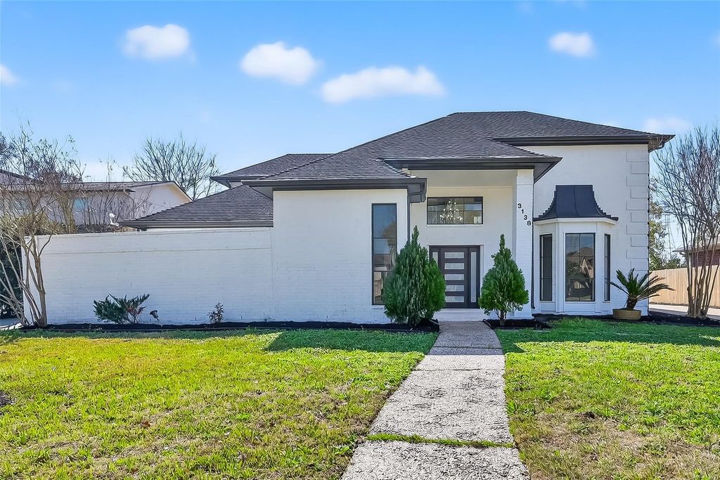 3138 Country Club Boulevard, Stafford, TX 77477