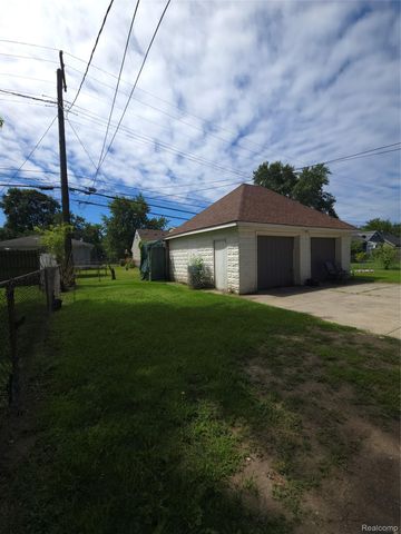 19504 Bigelow Street, Roseville, MI 48066