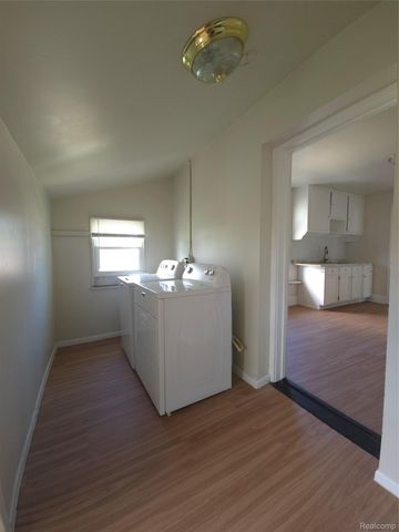 19504 Bigelow Street, Roseville, MI 48066