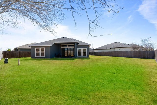 6806 Mets Ct, Corpus Christi, TX 78414