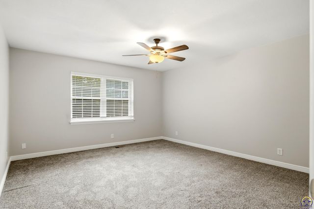 4340 SE Maryland AVE, Topeka, KS 66609