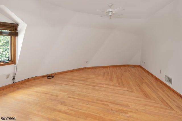 20 Sand Hill Rd, Raritan Twp., NJ 08822