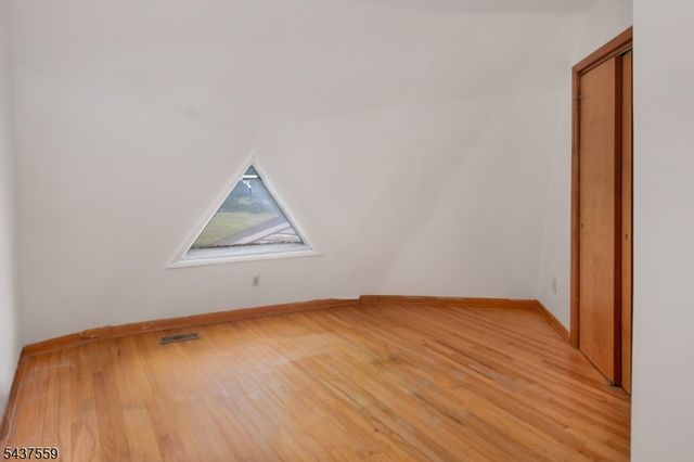 20 Sand Hill Rd, Raritan Twp., NJ 08822
