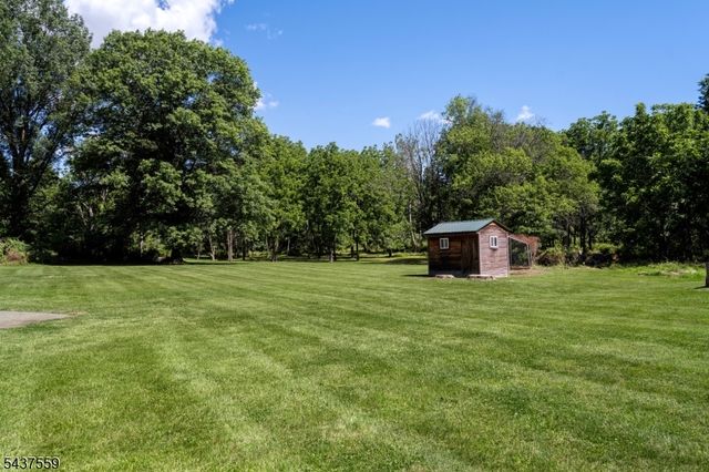 20 Sand Hill Rd, Raritan Twp., NJ 08822