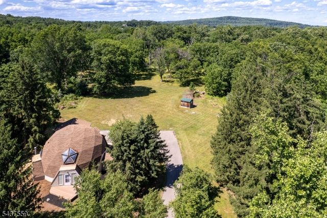 20 Sand Hill Rd, Raritan Twp., NJ 08822