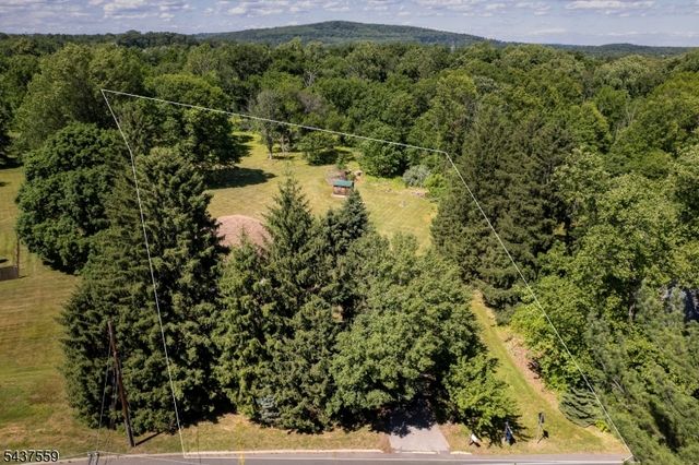 20 Sand Hill Rd, Raritan Twp., NJ 08822