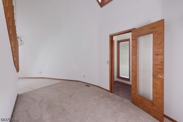 20 Sand Hill Rd, Raritan Twp., NJ 08822