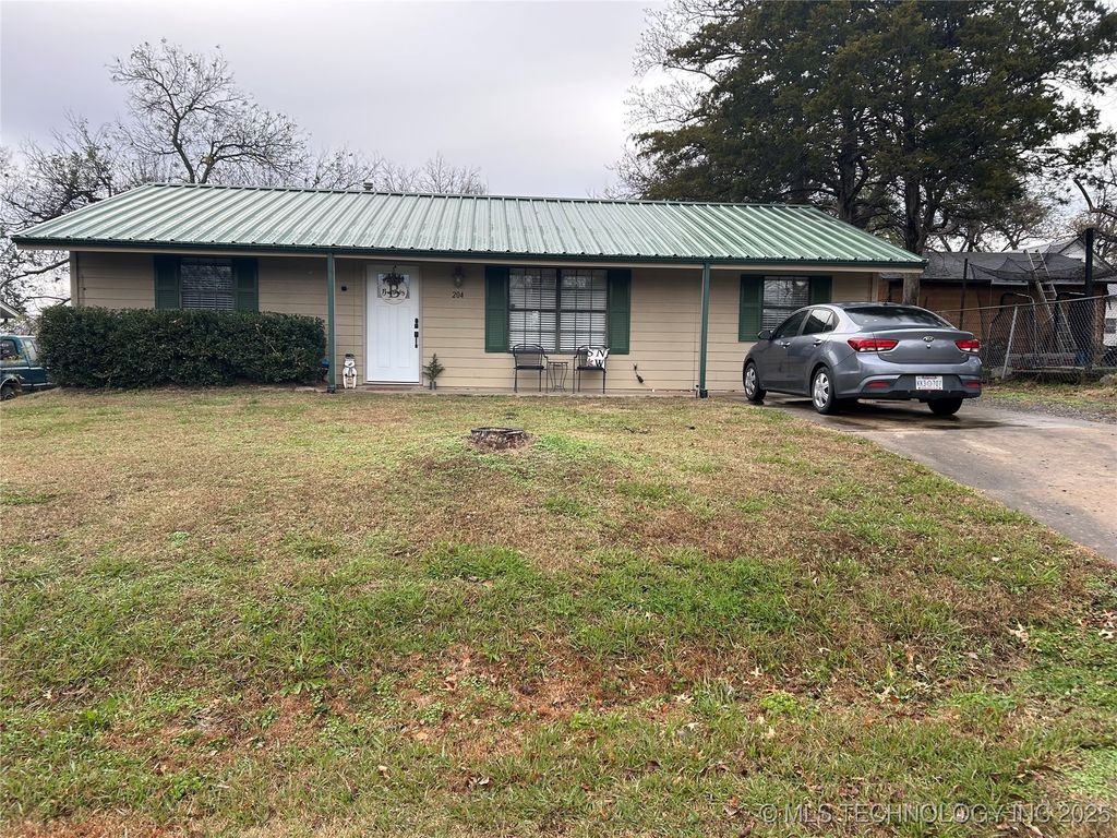 204 Elm Avenue, Fort Gibson, OK 74434