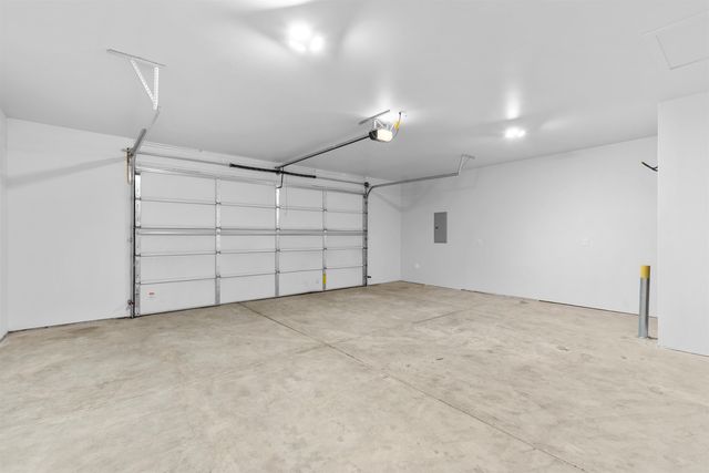 527 E Queen Ave, Spokane, WA 99207