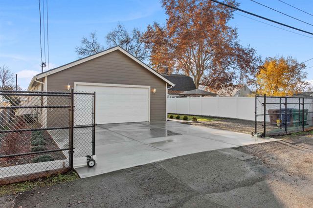 527 E Queen Ave, Spokane, WA 99207