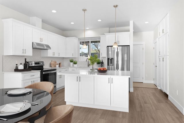 527 E Queen Ave, Spokane, WA 99207