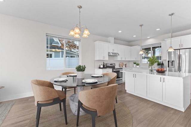 527 E Queen Ave, Spokane, WA 99207