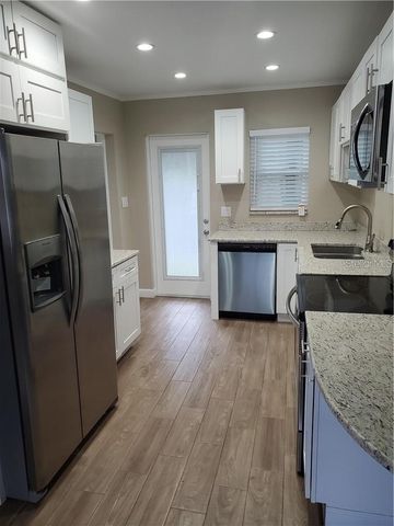 391 KENTUCKY AVENUE, Crystal Beach, FL 34681