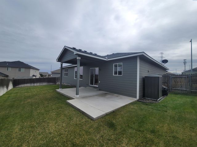 6018 W 41st Avenue, Kennewick, WA 99338