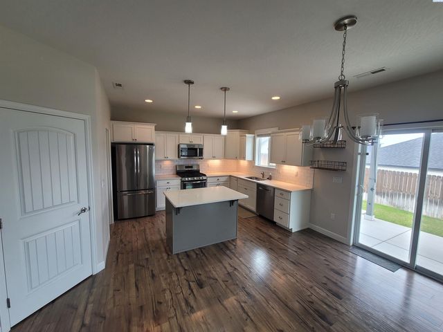 6018 W 41st Avenue, Kennewick, WA 99338