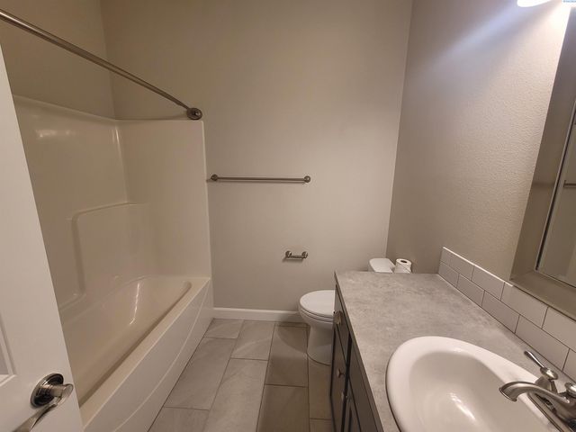 6018 W 41st Avenue, Kennewick, WA 99338