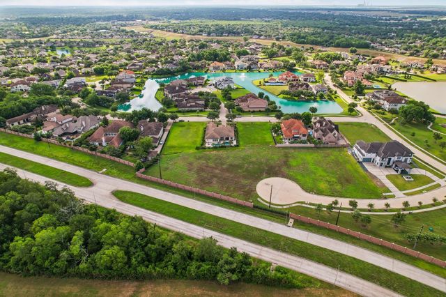 1019 Grand Estates Drive, Richmond, TX 77469