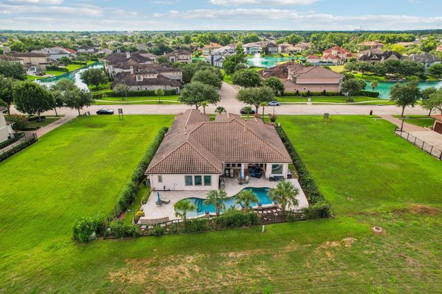 1019 Grand Estates Drive, Richmond, TX 77469