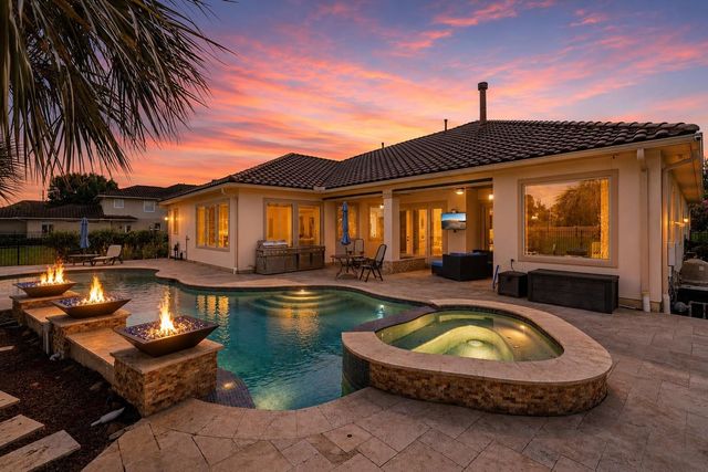 1019 Grand Estates Drive, Richmond, TX 77469