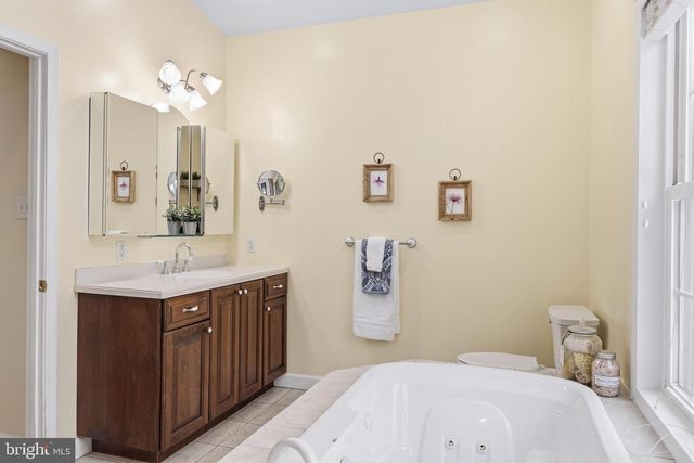 5 VELLAN DR, Bear, DE 19701