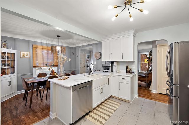 10024 Kingston Avenue, Huntington Woods, MI 48070