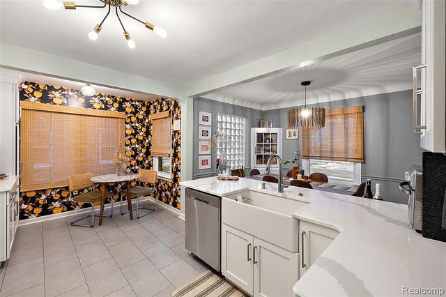 10024 Kingston Avenue, Huntington Woods, MI 48070